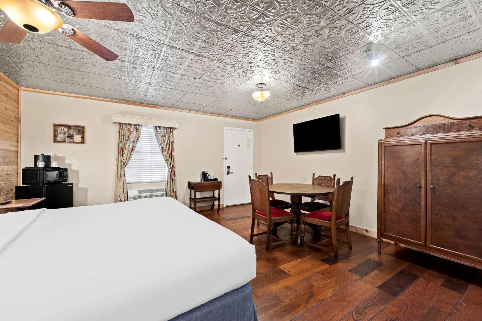 Best Western Route 66 Rail Haven Springfield Exterior photo