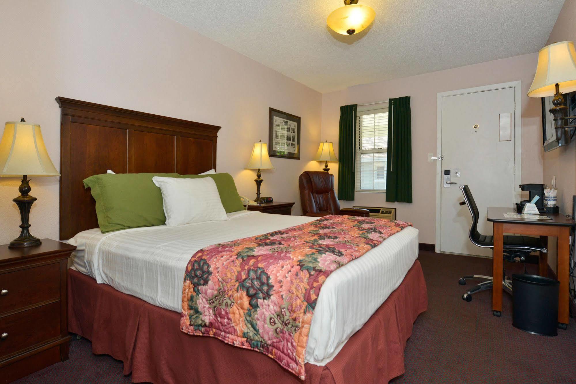 Best Western Route 66 Rail Haven Springfield Exterior photo